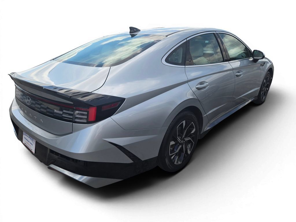 Used 2024 Hyundai Sonata SEL FWD image 4