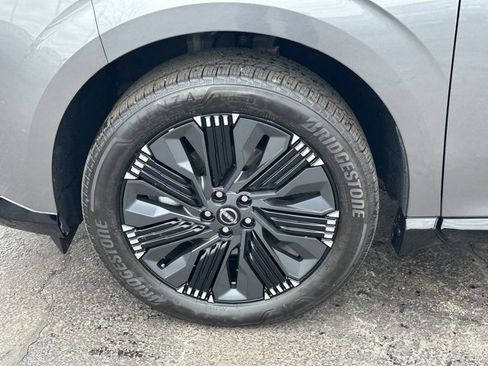 Certified 2025 Nissan Murano Platinum w/ Cargo Package image 9