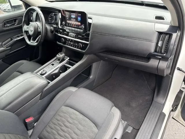 Certified 2025 Nissan Pathfinder SV AWD/4WD image 28