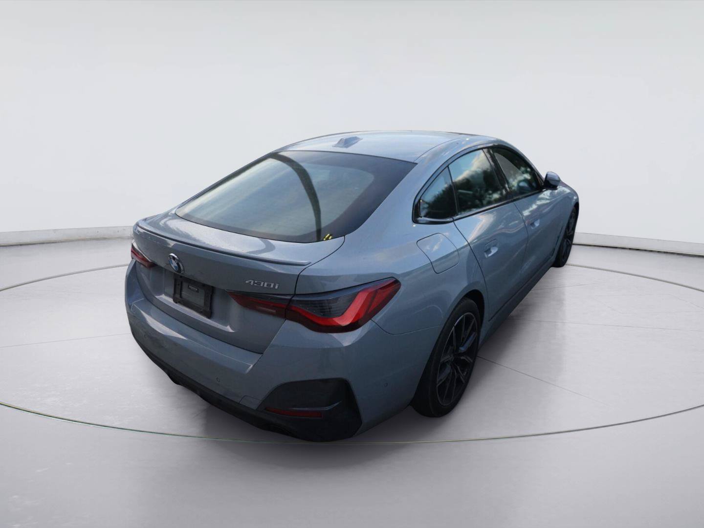 Used 2022 BMW 430i Gran Coupe w/ M Sport Package RWD image 2