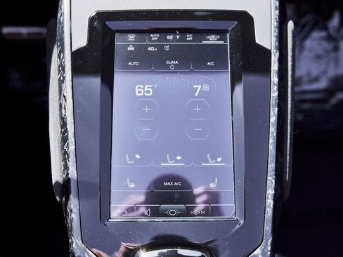 Used 2024 Lamborghini Huracan EVO image 62