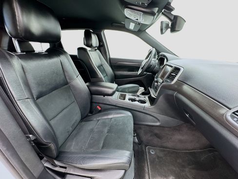 Used 2017 Jeep Grand Cherokee Altitude image 19