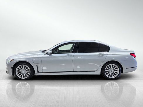 Used 2020 BMW 745e xDrive AWD/4WD image 4