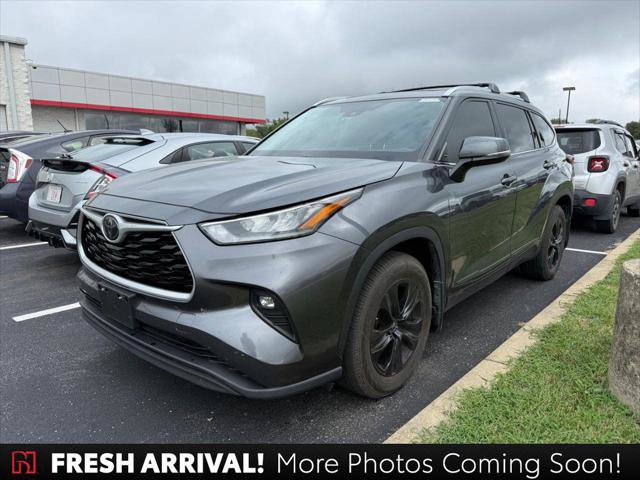 Certified 2020 Toyota Highlander XLE w/ Protection Package #3 AWD/4WD image 1
