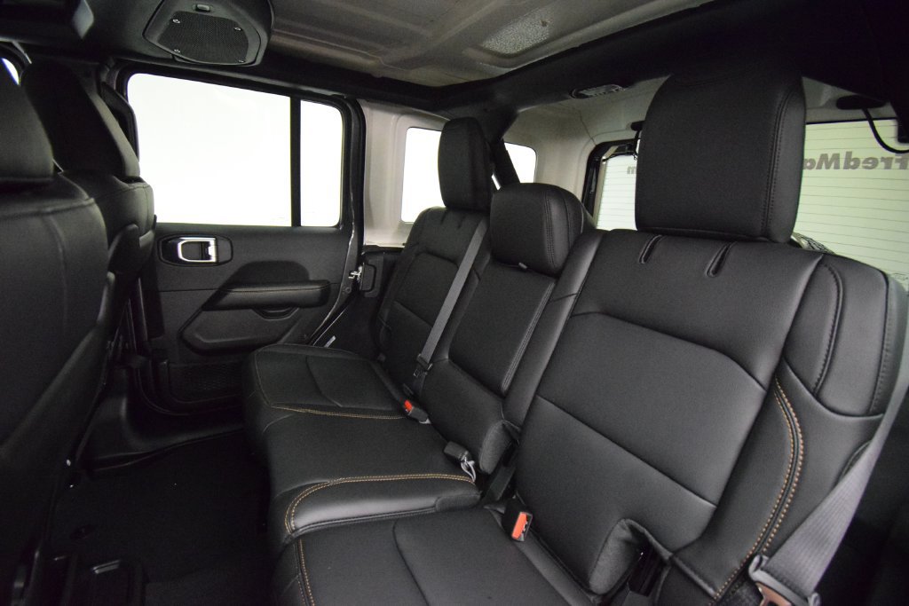 New 2026 Jeep Wrangler Unlimited Sahara AWD/4WD image 36
