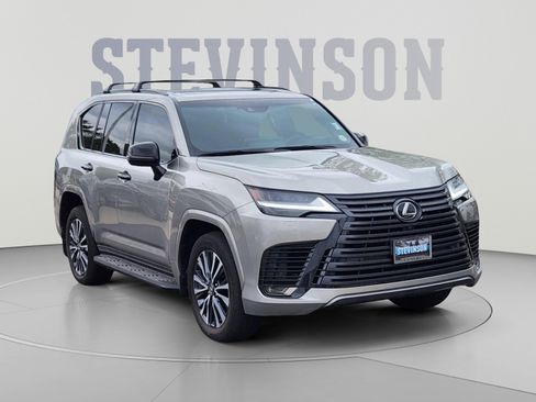 Used 2023 Lexus LX 600 4WD w/ Appearance Package image 4