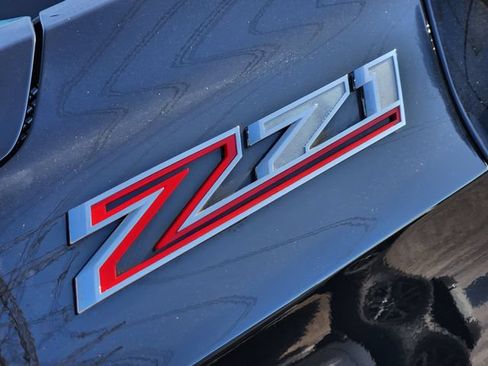 Used 2023 Chevrolet Suburban Z71 w/ Luxury Package AWD/4WD image 12