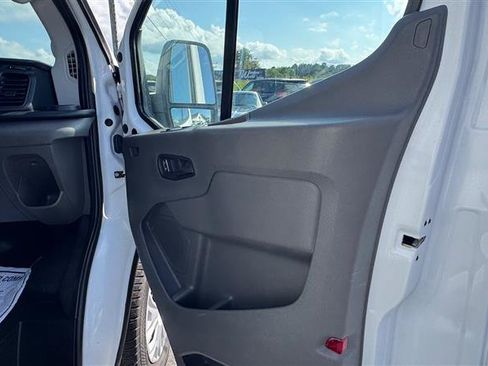 Used 2023 Ford E-Transit Medium Roof RWD image 31