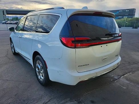 Used 2021 Chrysler Pacifica Limited w/ Premium & Safety Sphere Group image 4