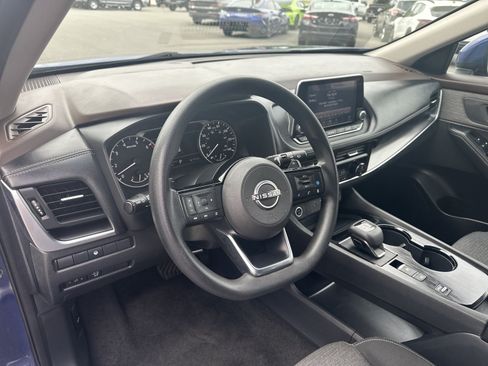 Used 2023 Nissan Rogue SV FWD image 19