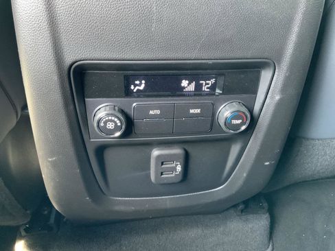 Used 2023 Buick Enclave Essence image 60