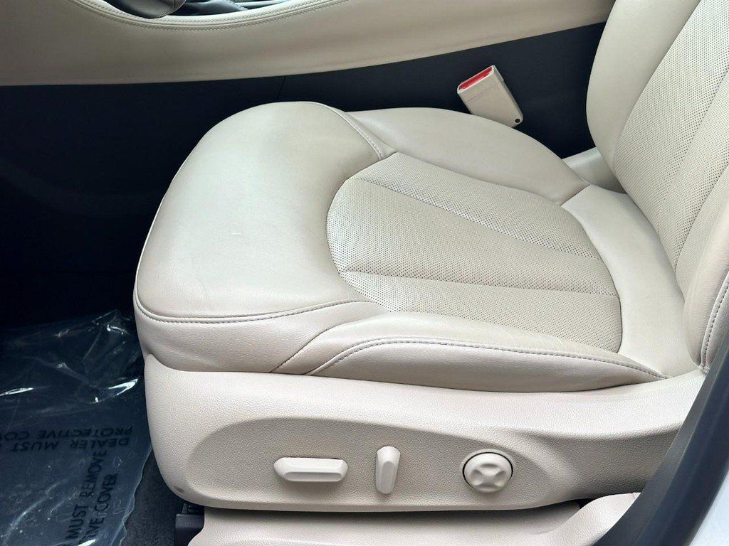 Used 2020 Buick Envision Essence FWD image 19