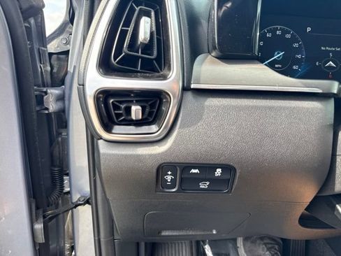 Used 2023 Kia Sorento SX FWD image 10