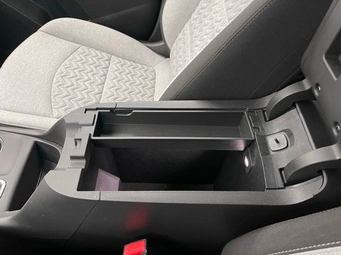 Used 2024 Chevrolet Equinox LS w/ LS Convenience Package FWD image 26