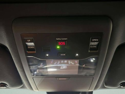 Used 2020 Lexus LX 570 4WD w/ Sport Package image 27