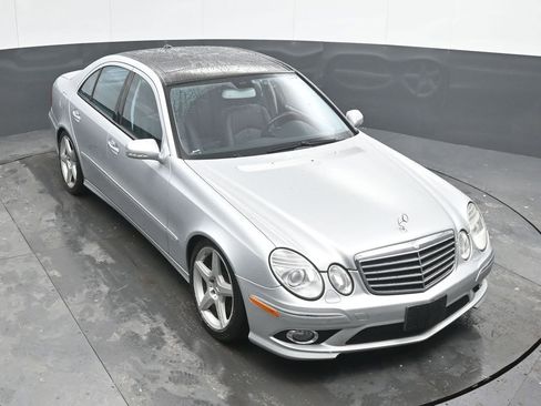 Used 2009 Mercedes-Benz E 350 4MATIC Sedan image 30