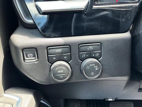 Used 2026 Chevrolet Silverado 1500 LT AWD/4WD image 17