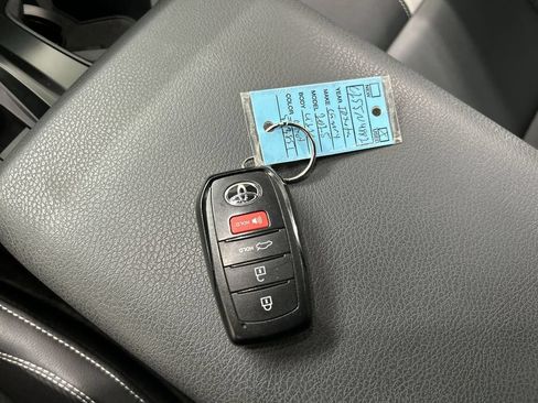Used 2025 Toyota Camry SE w/ Convenience Package AWD/4WD image 12