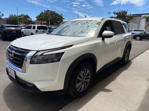Used 2024 Nissan Pathfinder SV FWD image 4