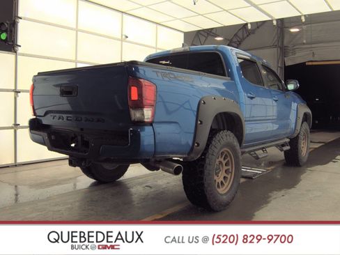 Used 2017 Toyota Tacoma TRD Off-Road image 5