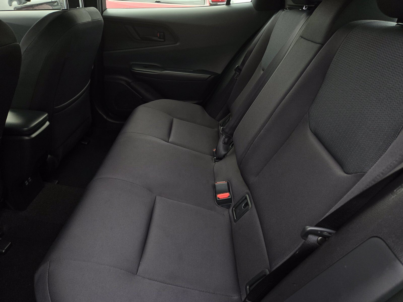 Certified 2025 Toyota Prius LE FWD image 11