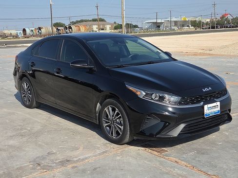 Used 2024 Kia Forte LXS w/ LXS Technology Package FWD image 7