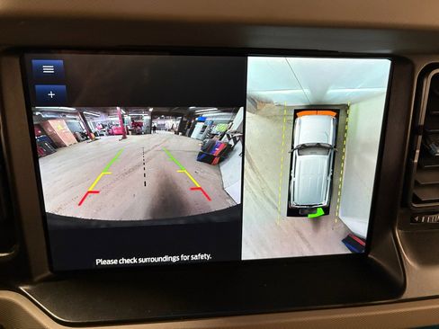 Used 2023 Ford Bronco Wildtrak image 21