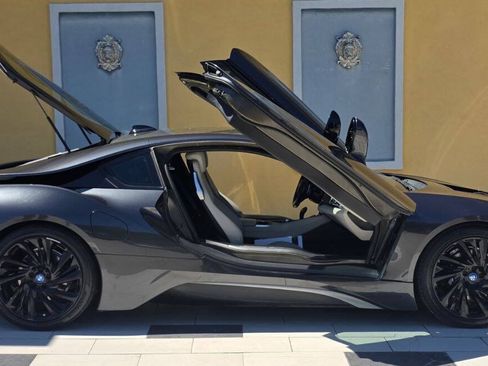 Used 2015 BMW i8 AWD/4WD image 17