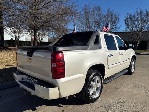 Used 2008 Chevrolet Avalanche LTZ w/ LTZ Preferred Equipment Group image 3