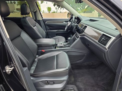 Used 2018 Volkswagen Atlas SEL FWD image 10