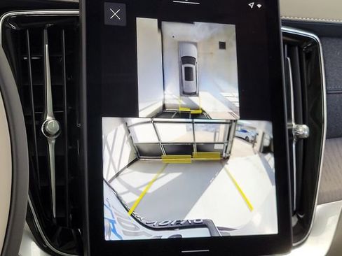 New 2026 Volvo XC90 B6 Ultra w/ Protection Package AWD/4WD image 17