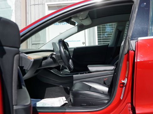 Used 2018 Tesla Model 3 Mid Range RWD image 32