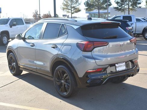 Used 2024 Buick Encore GX Sport Touring image 9