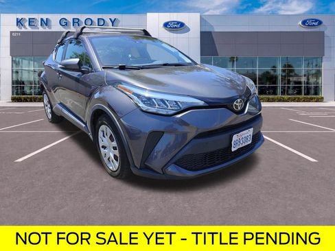 Used 2020 Toyota C-HR LE FWD image 1