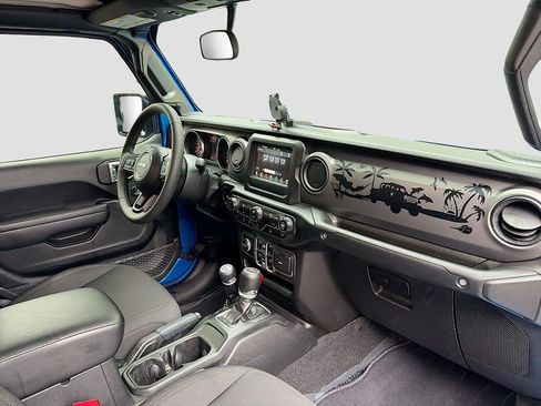 Used 2023 Jeep Gladiator Sport AWD/4WD image 26