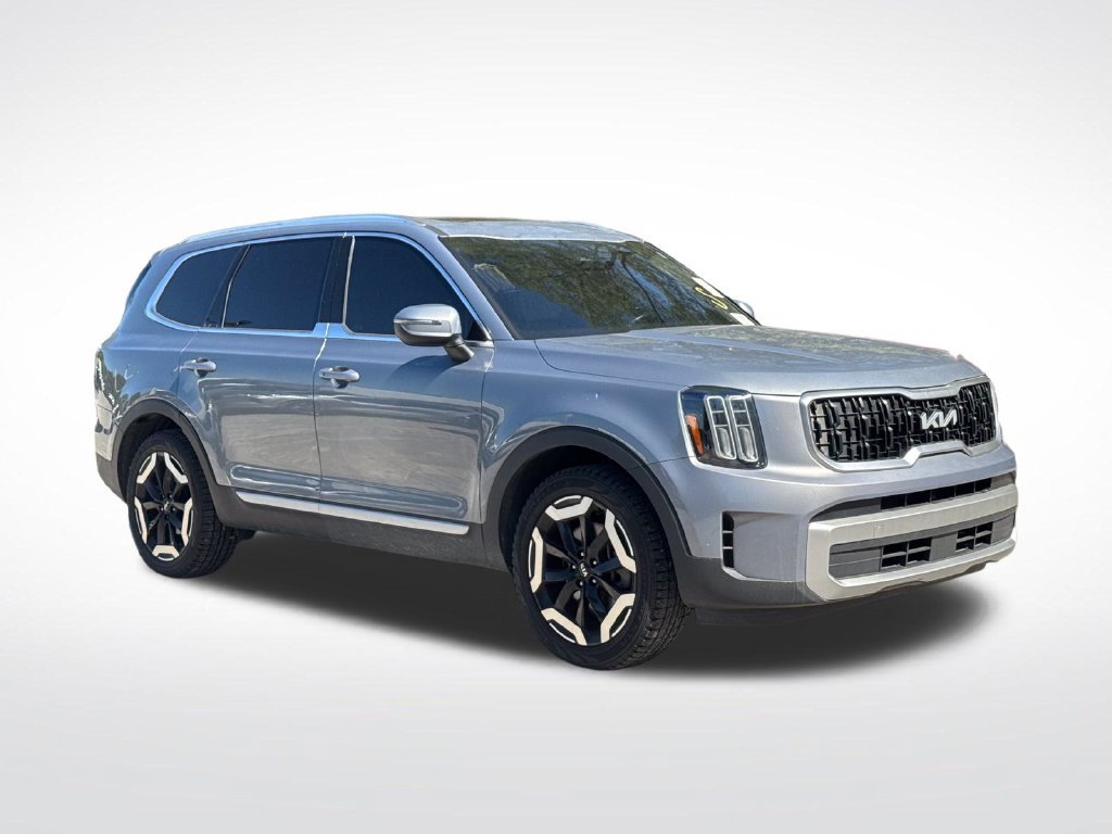 Used 2023 Kia Telluride EX w/ EX Captain's Chair Package FWD image 8
