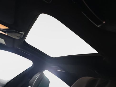 Used 2021 BMW ALPINA B7 xDrive w/ Luxury Rear Seating Package image 29