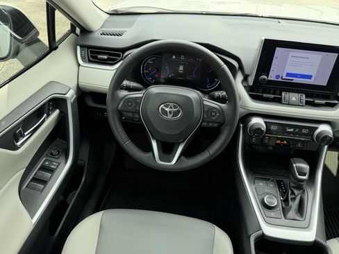Used 2024 Toyota RAV4 XLE Premium AWD/4WD image 15
