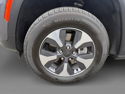 Used 2022 Jeep Grand Cherokee Limited 4xe image 9