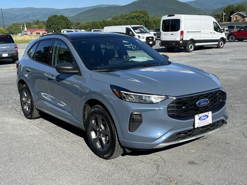 Used 2024 Ford Escape ST-Line w/ Tech Pack #1 AWD/4WD image 4
