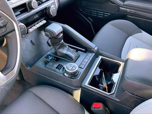 Used 2025 Toyota Tacoma TRD Off-Road image 15