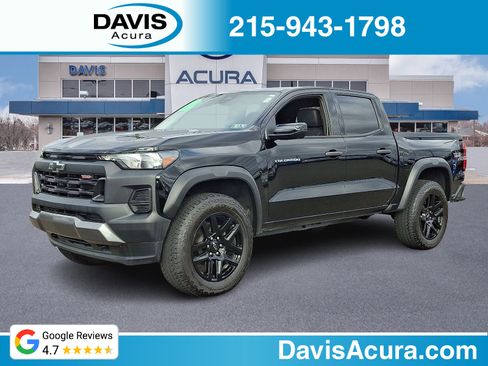 Used 2024 Chevrolet Colorado Trail Boss w/ Technology Package image 1
