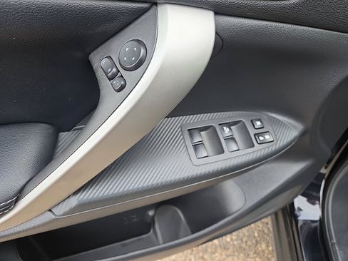 Used 2025 Mitsubishi Eclipse Cross SE image 12