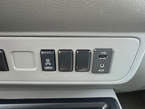 Used 2020 Nissan NV 3500 SV image 40