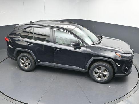 Certified 2022 Toyota RAV4 XLE image 31
