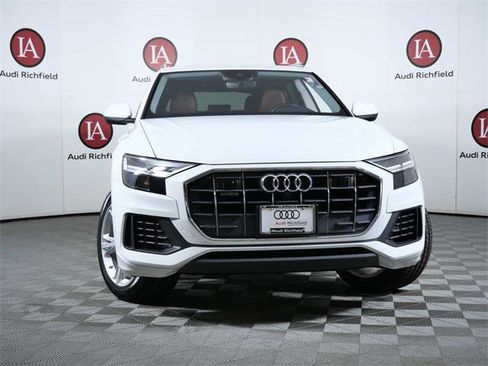 Used 2022 Audi Q8 Premium Plus image 3