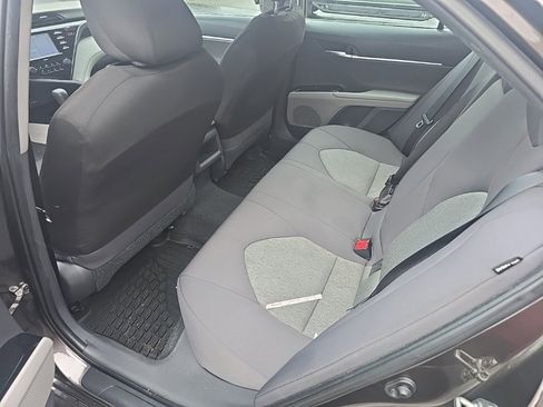 Used 2020 Toyota Camry LE image 11