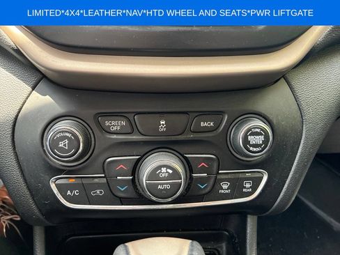 Used 2018 Jeep Cherokee Limited AWD/4WD image 25