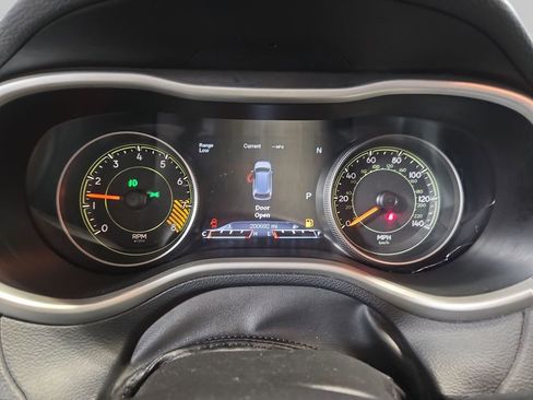 Used 2016 Jeep Cherokee Trailhawk w/ Cold Weather Group AWD/4WD image 21