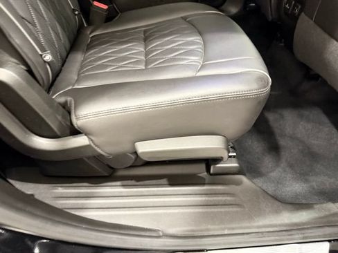 Used 2023 Buick Enclave Avenir w/ Avenir Technology Package AWD/4WD image 26